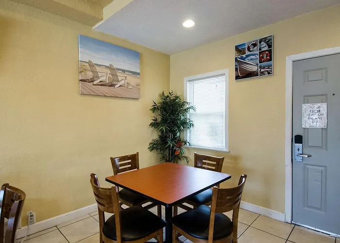 Econo Lodge West Yarmouth-Hyannis Cape Cod