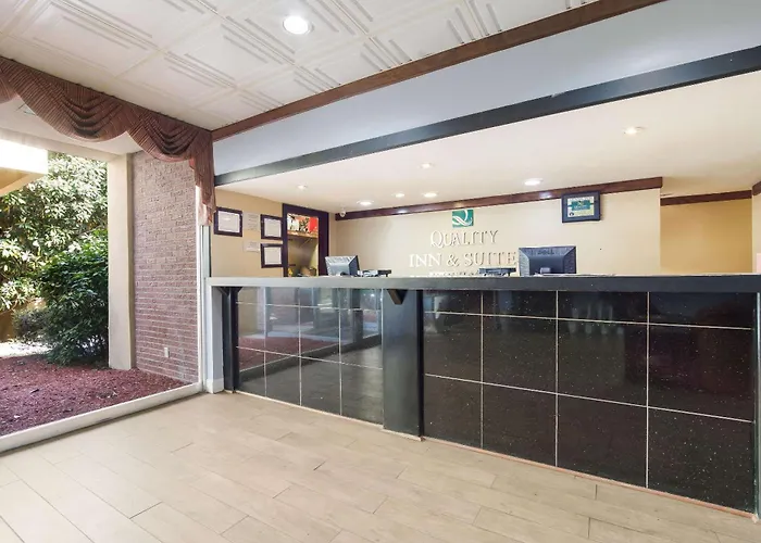 Quality Inn & Suites Conference Center Statesboro Historic District