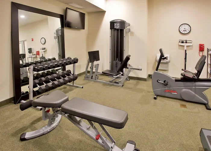 Holiday Inn Express & Suites North