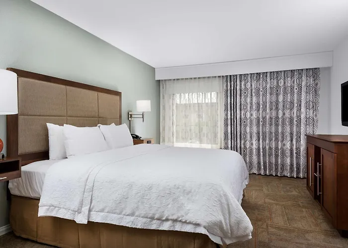 Hampton Inn & Suites Florence Center