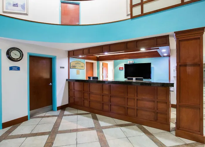 Howard Johnson By Wyndham Evansville East