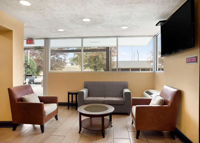 Super 8 By Wyndham Jackson