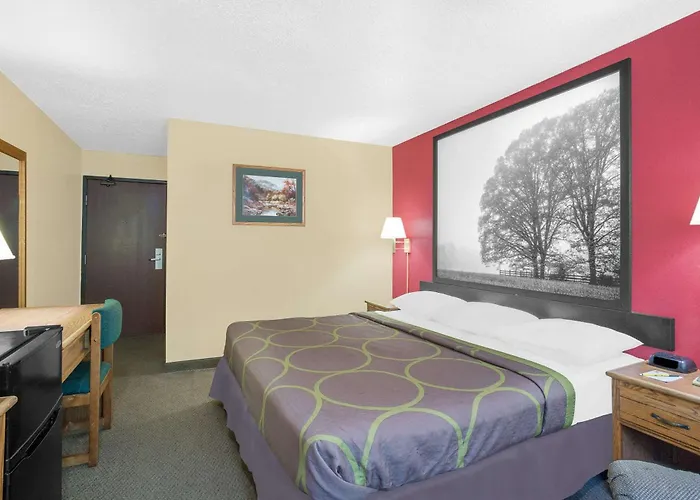 Super 8 By Wyndham Roanoke Va