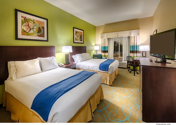 Holiday Inn Express & Suites / Red Bluff - South Redding Area, An Ihg Hotel