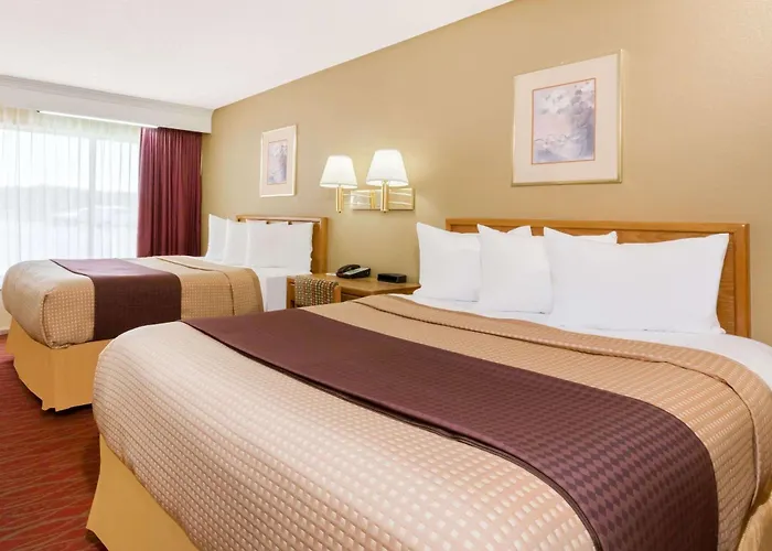 Days Inn By Wyndham Staunton