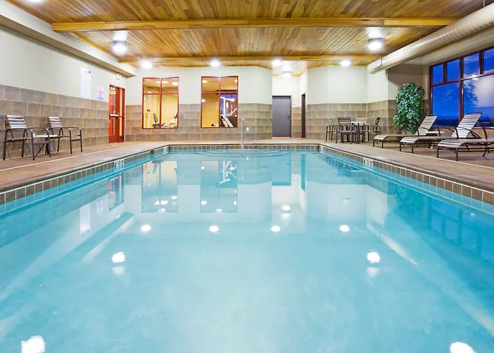 Comfort Inn & Suites Mountain Iron And Virginia