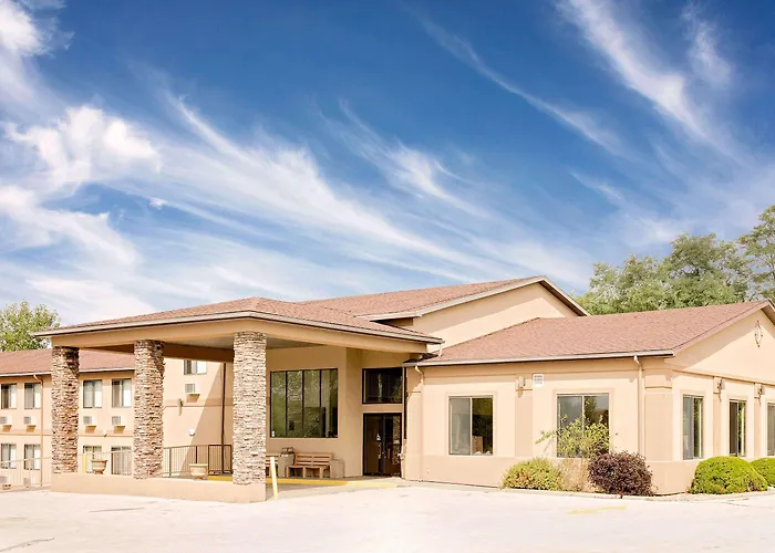 Days Inn By Wyndham Boonville