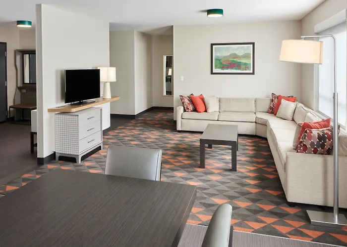 Holiday Inn & Suites Philadelphia W - Drexel Hill By Ihg