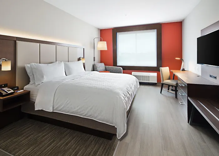 Holiday Inn Express & Suites Lubbock Central - Univ Area By Ihg