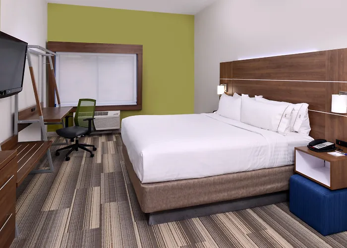 Holiday Inn Express & Suites Raleigh Ne - Medical Ctr Area By Ihg