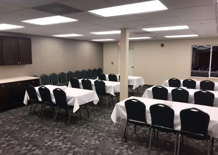 Best Western Dothan Inn & Suites