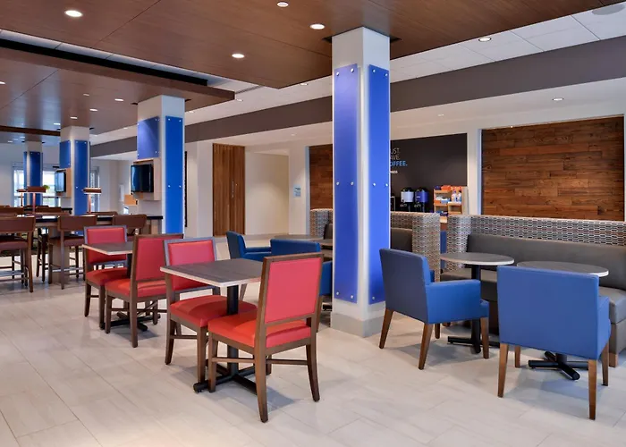 Holiday Inn Express & Suites - Marshalltown By Ihg