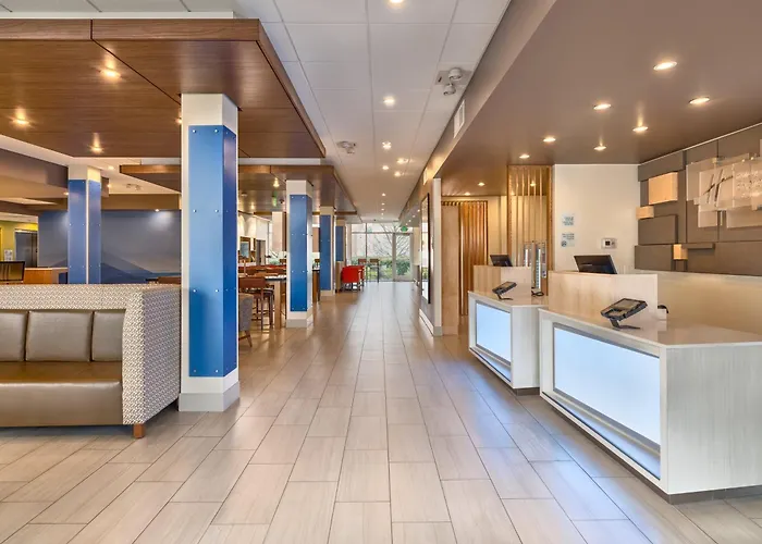 Holiday Inn Express & Suites Salem North - Keizer By Ihg