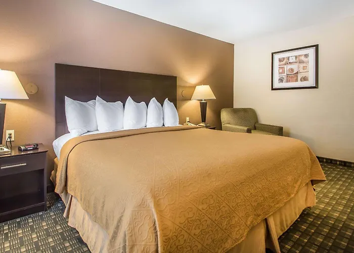Quality Inn & Suites Decorah