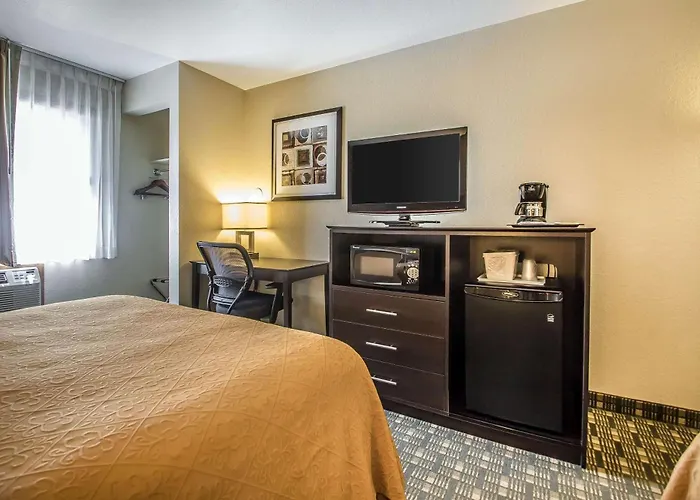 Quality Inn & Suites Decorah