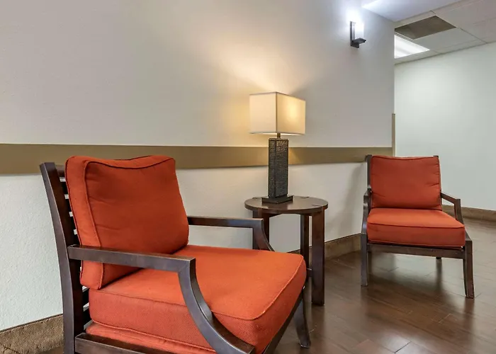 Comfort Inn & Suites Deland - Near University
