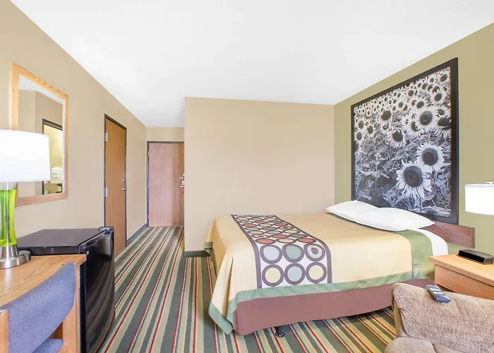 Super 8 By Wyndham Mt Pleasant