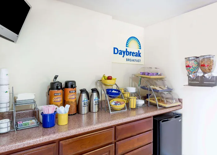 Days Inn By Wyndham Little River