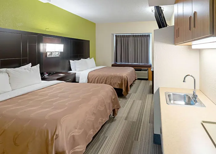Quality Inn & Suites Robbinsville