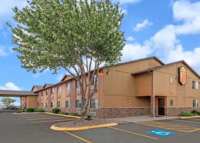 Super 8 By Wyndham Smithville Lake