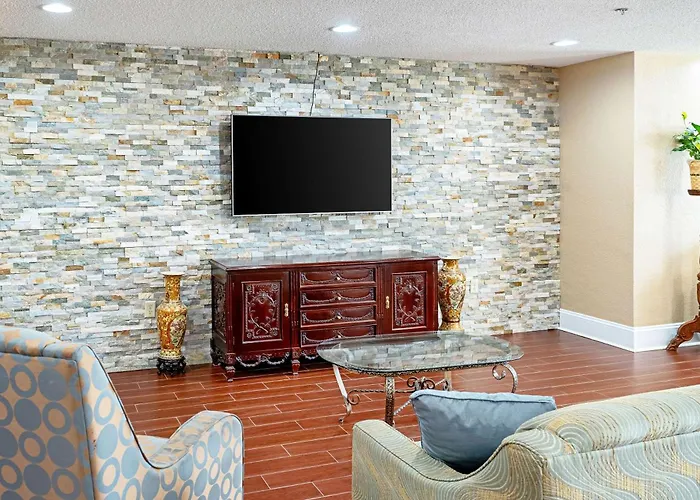 Quality Inn & Suites Robbinsville