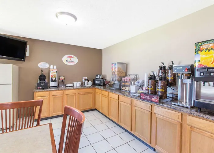 Super 8 By Wyndham Belleville