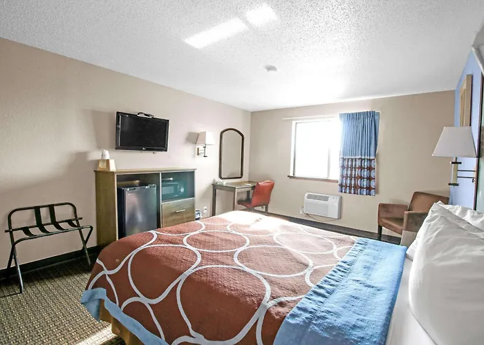 Super 8 By Wyndham Kenosha/Pleasant Prairie