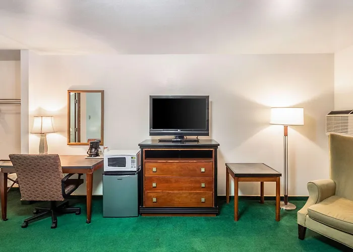 Econo Lodge Waupaca