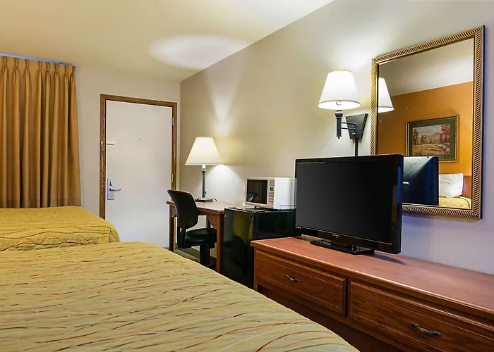 Rodeway Inn Larned