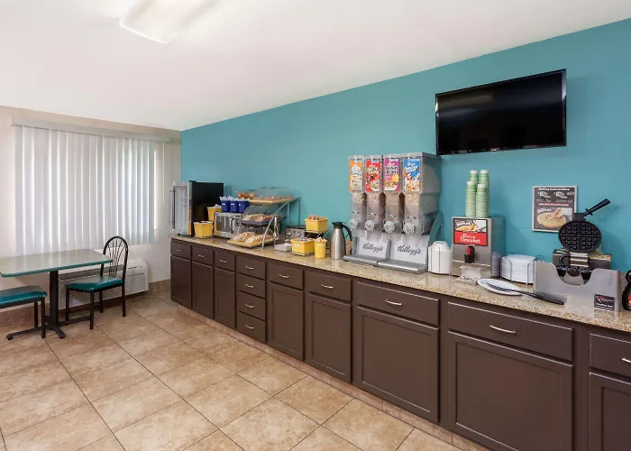 Days Inn By Wyndham Charleston