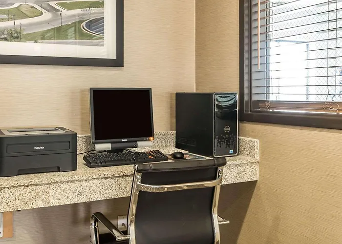 Quality Inn & Suites Bethany