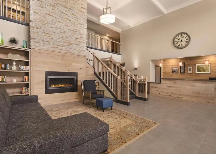 Country Inn & Suites By Radisson, Detroit Lakes