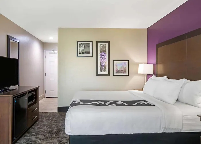 La Quinta By Wyndham Visalia/Sequoia Gateway