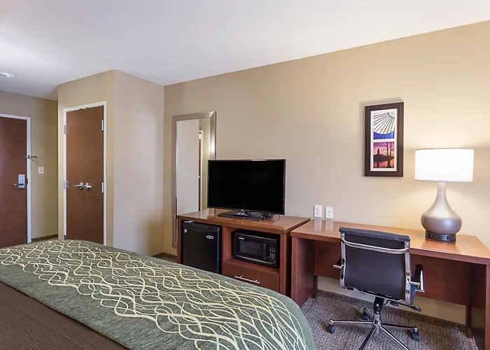 Pennant Hotel & Suites