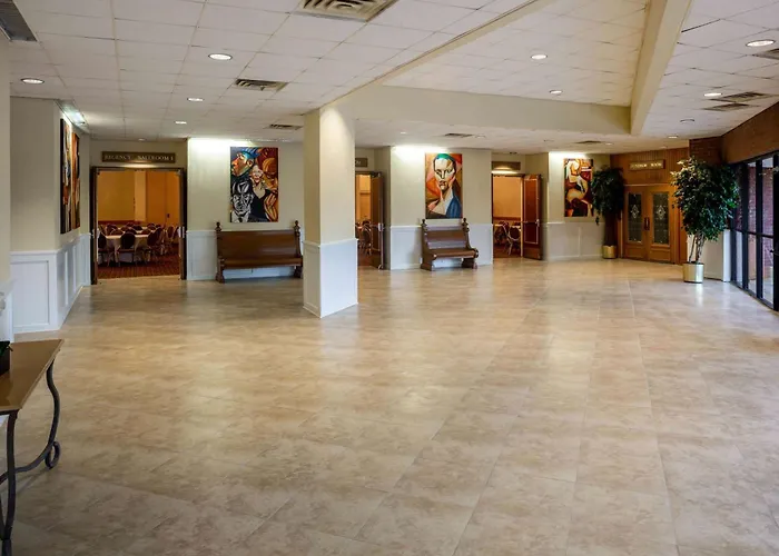 Days Inn & Suites By Wyndham Tallahassee Conf Center I-10