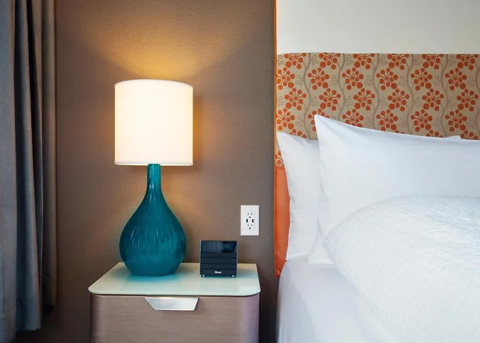 Staypineapple, University Inn, University District Seattle