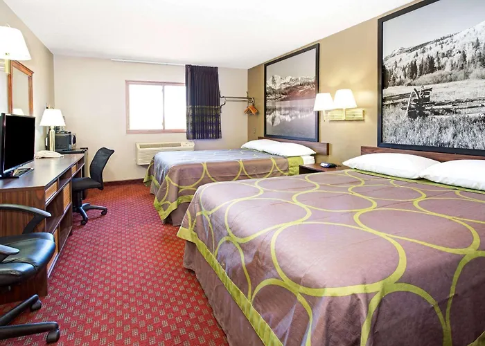 Super 8 By Wyndham Longmont/Del Camino