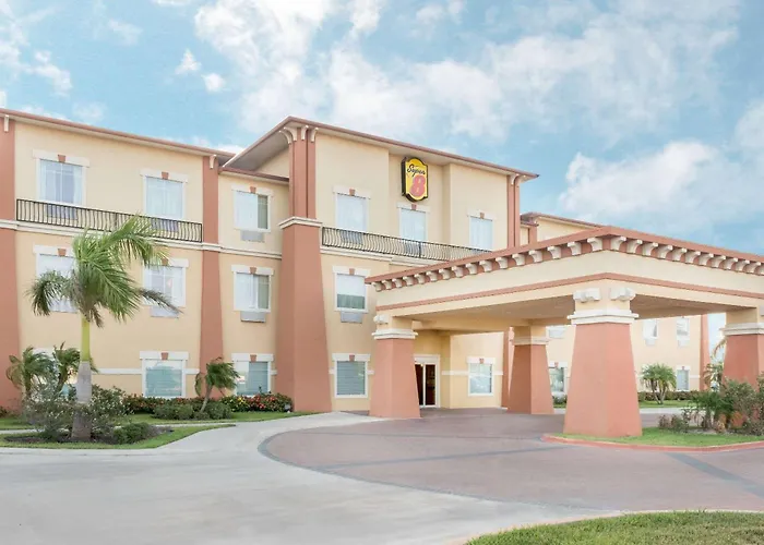 Super 8 By Wyndham Hidalgo At La Plaza Mall & Mcallen Airport