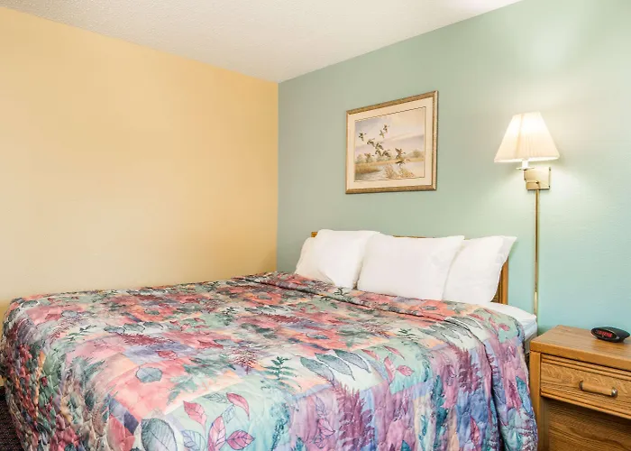 Super 8 By Wyndham Fergus Falls