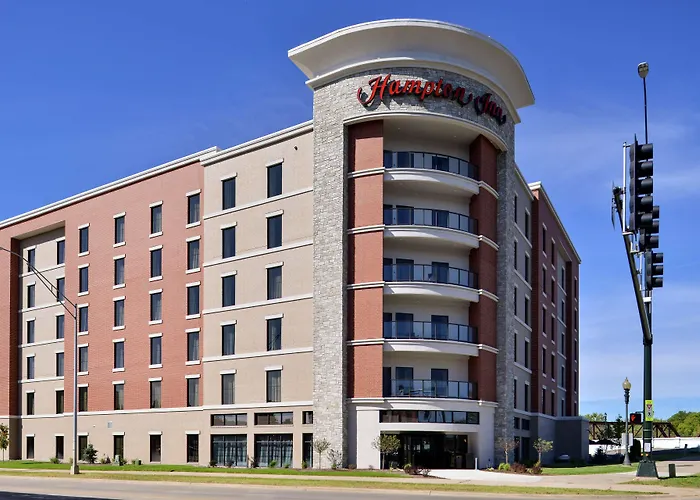 Hampton Inn Cedar Falls Downtown