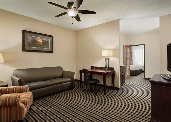 Country Inn & Suites By Radisson, Little Falls, Mn