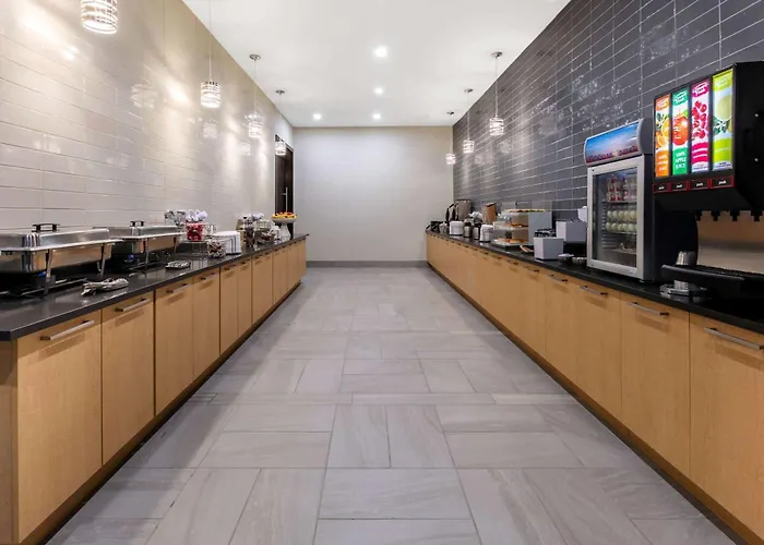 La Quinta Inn & Suites By Wyndham Lewisville