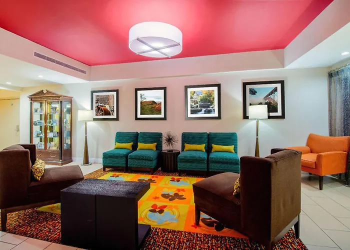 La Quinta By Wyndham Elkview - Charleston Ne