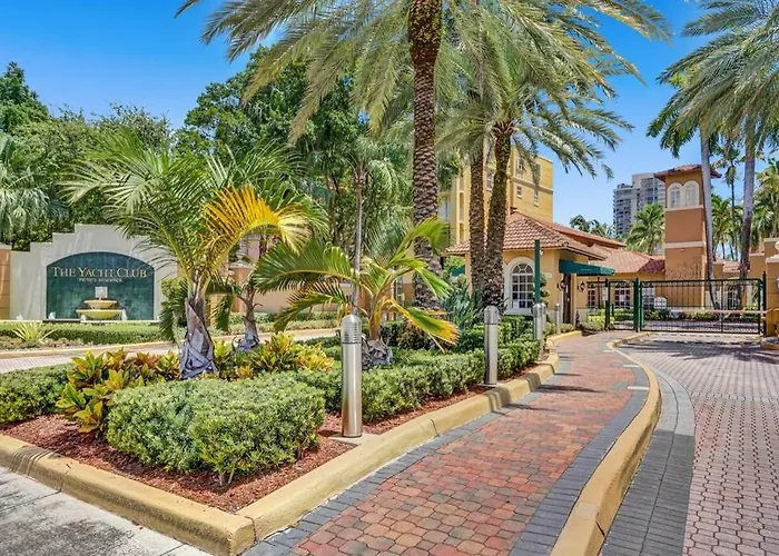 Yacht Club Newly Renovated Parking Included
