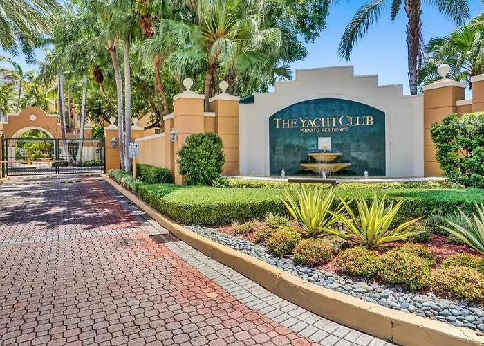 Yacht Club Newly Renovated Parking Included