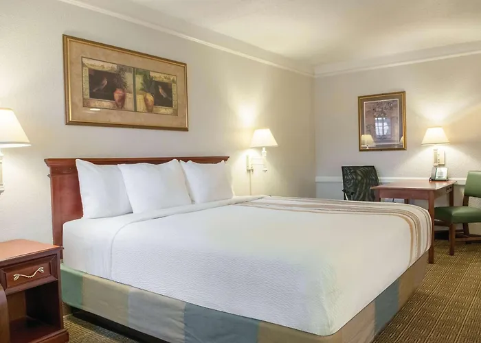 La Quinta Inn By Wyndham New Orleans Veterans / Metairie