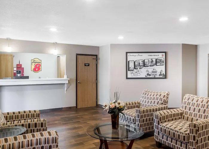 Super 8 By Wyndham Urbandale/Des Moines Area