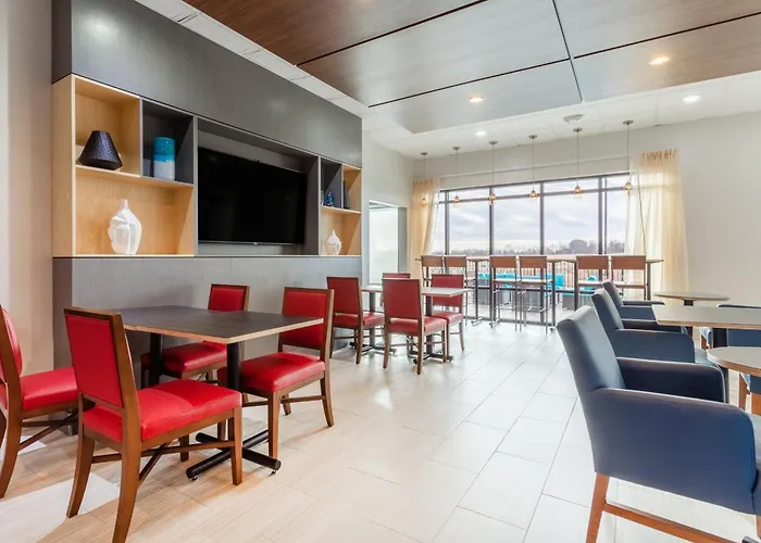 Holiday Inn Express & Suites Kearney By Ihg