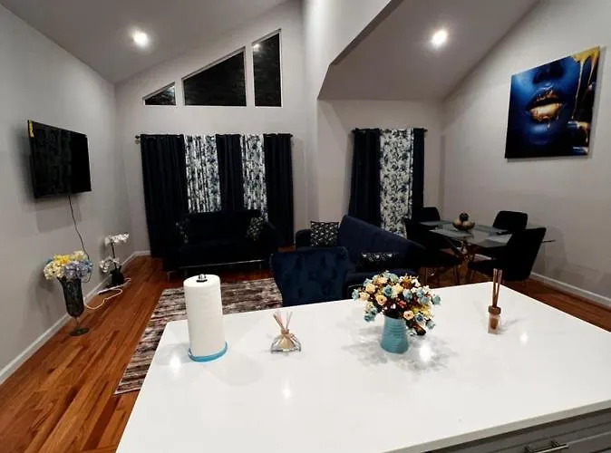 Springview Homes 12Mins From Ewr & 3 Mins From University Hospital
