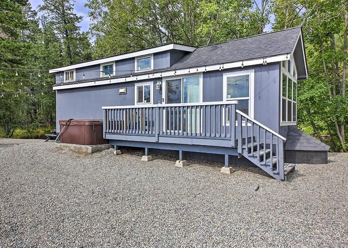 Eureka Tiny Home W/ Hot Tub & Community Beach!